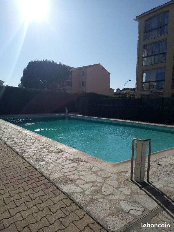 L'Appartement Du Bonheur Sanary-sur-Mer Exteriör bild